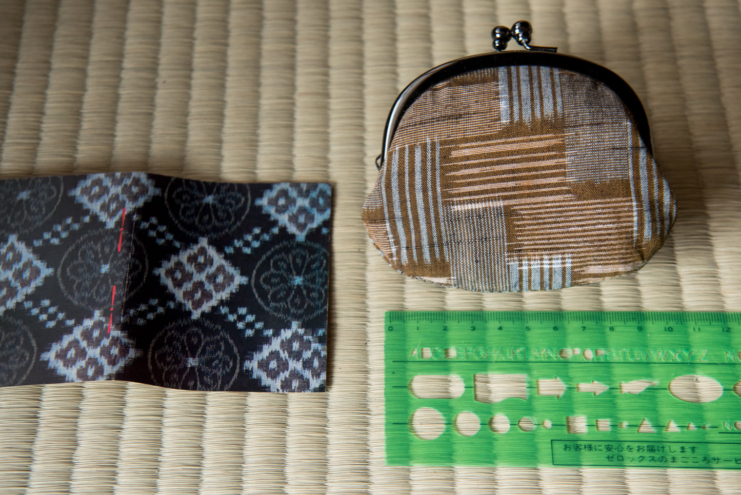 Vintage Japanese Coin Purse, excellent condition (in box)