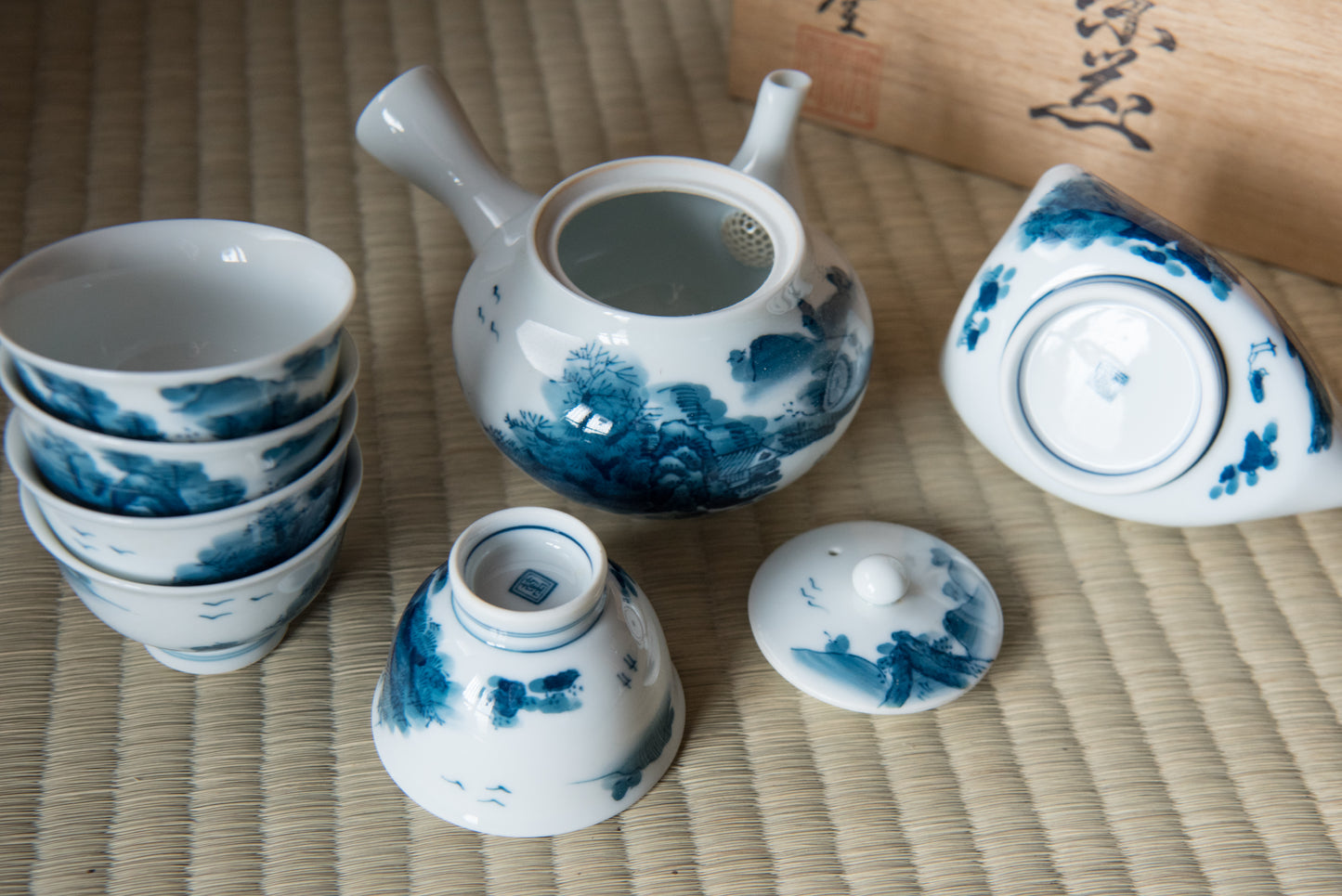 Vintage Sansui Ceramic Tea Pot and Cup Set, made by 畑萬陶苑 Hataman Toen (1960) in wooden box