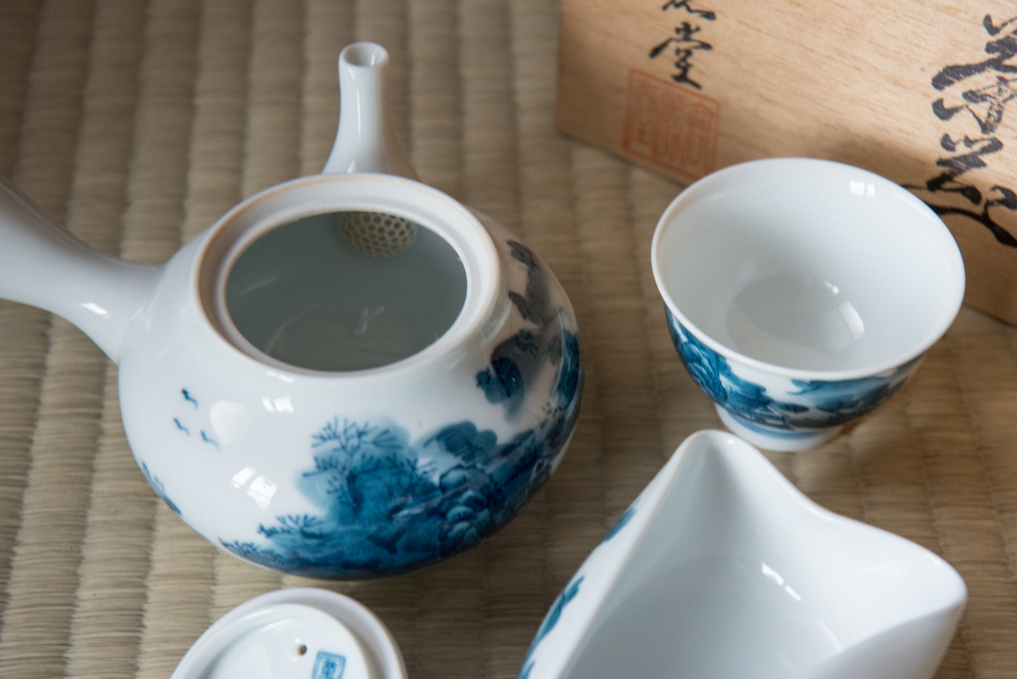 Vintage Sansui Ceramic Tea Pot and Cup Set, made by 畑萬陶苑 Hataman Toen (1960) in wooden box