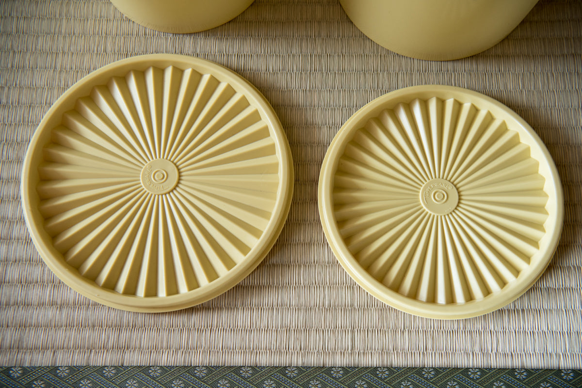 Vintage Japanese Tupperware Nesting 2-Piece Servalier Set, Yellow and Gold (from 1970s)